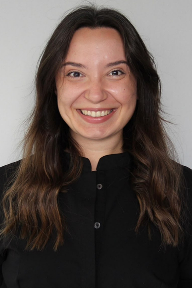 UZM.DT.ESRA YAVAŞ OKAY